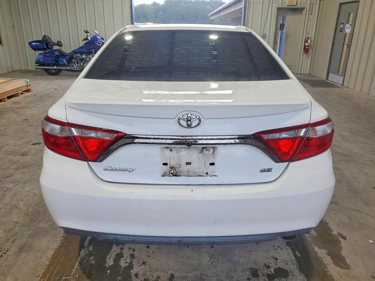 2016 Toyota Camry Se - Image 6