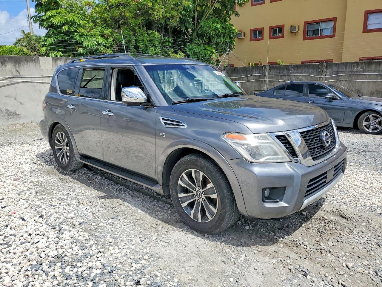 2017 Nissan Armada Sl - Image 4