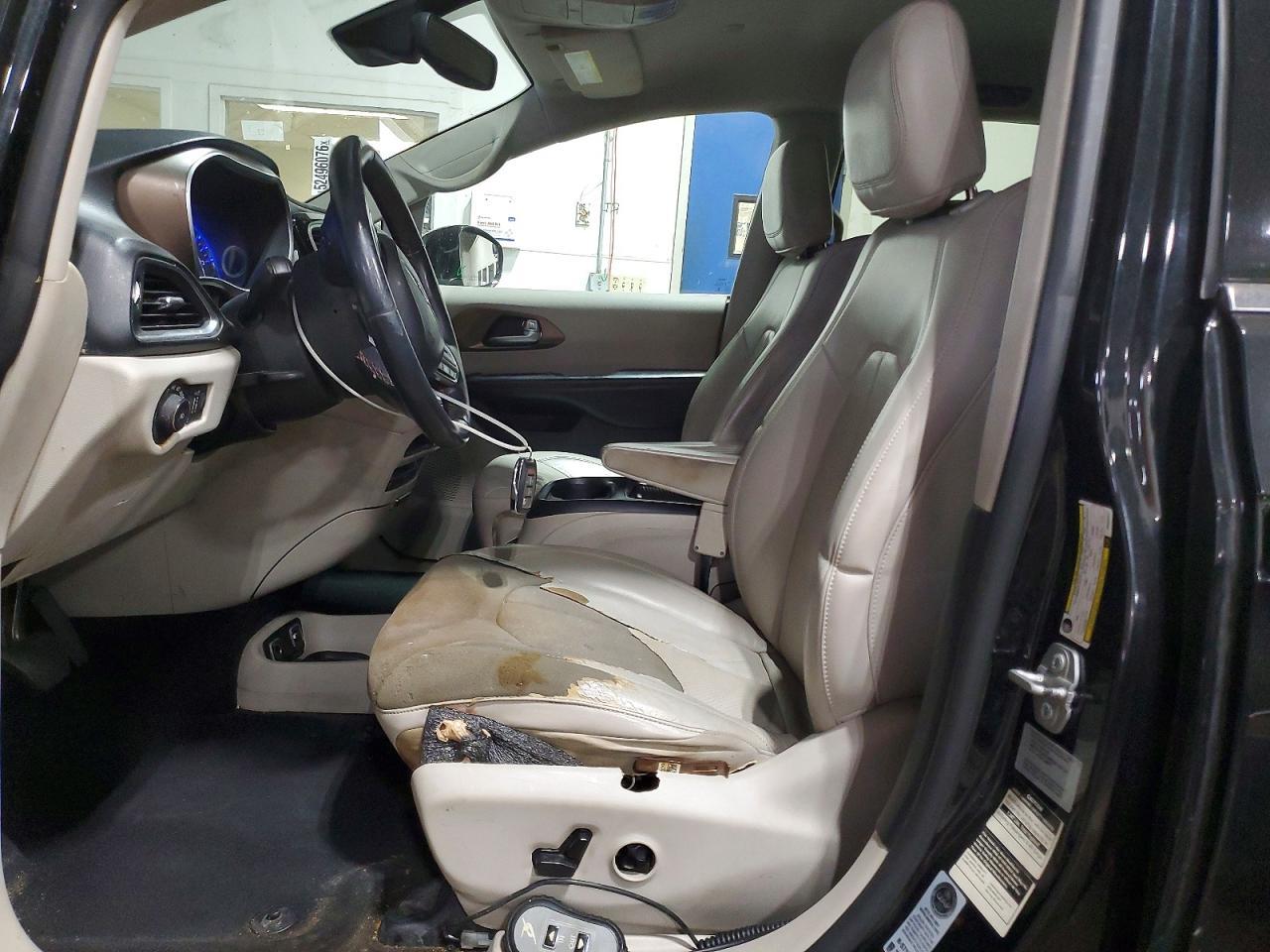 2017 Chrysler Pacifica Touring L Plus - Фото 7