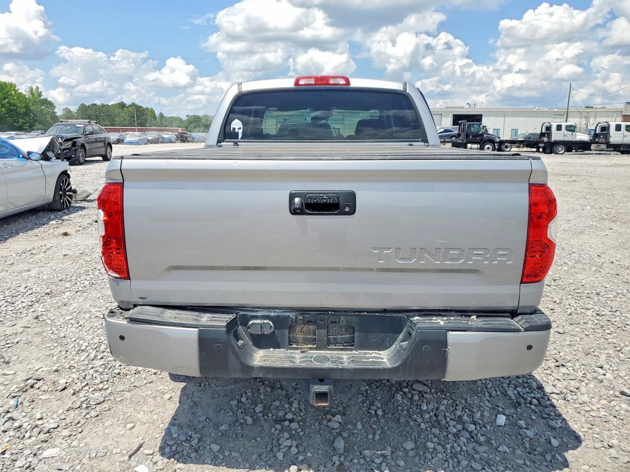 2015 Toyota Tundra Platinum - Image 6