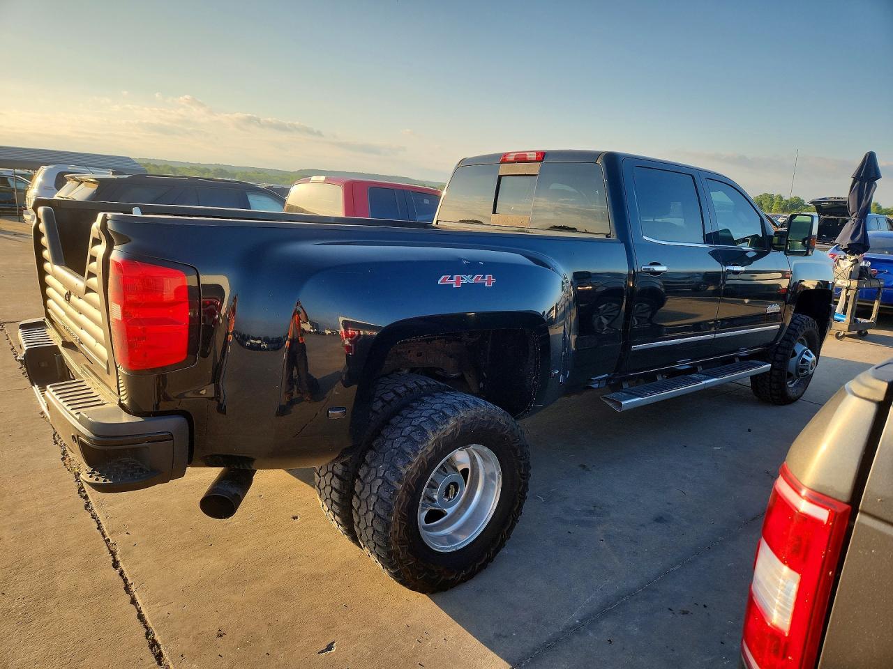 2016 Chevrolet Silverado K3500 High Country - Image 3