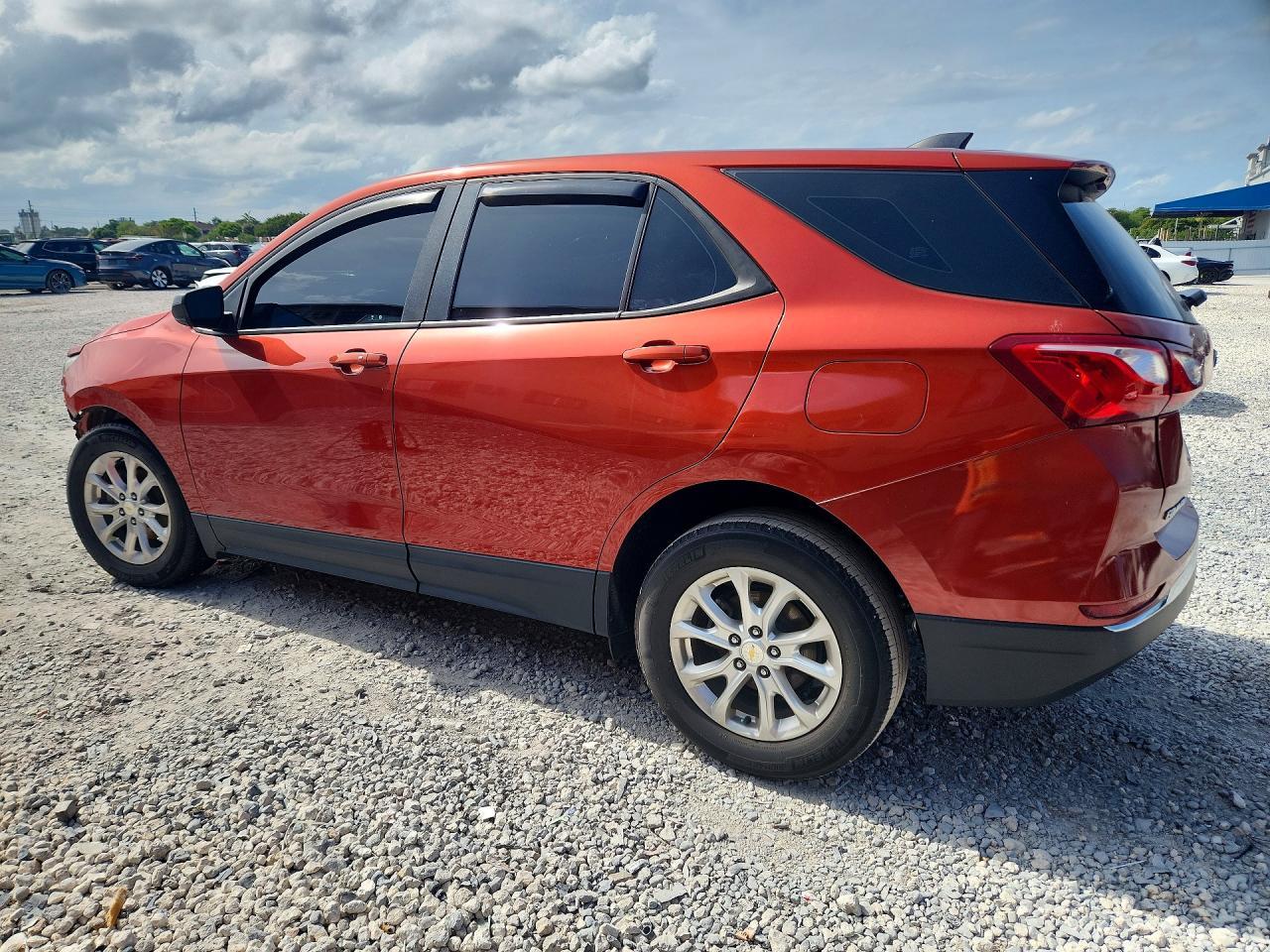 2020 Chevrolet Equinox Ls - Фото 2