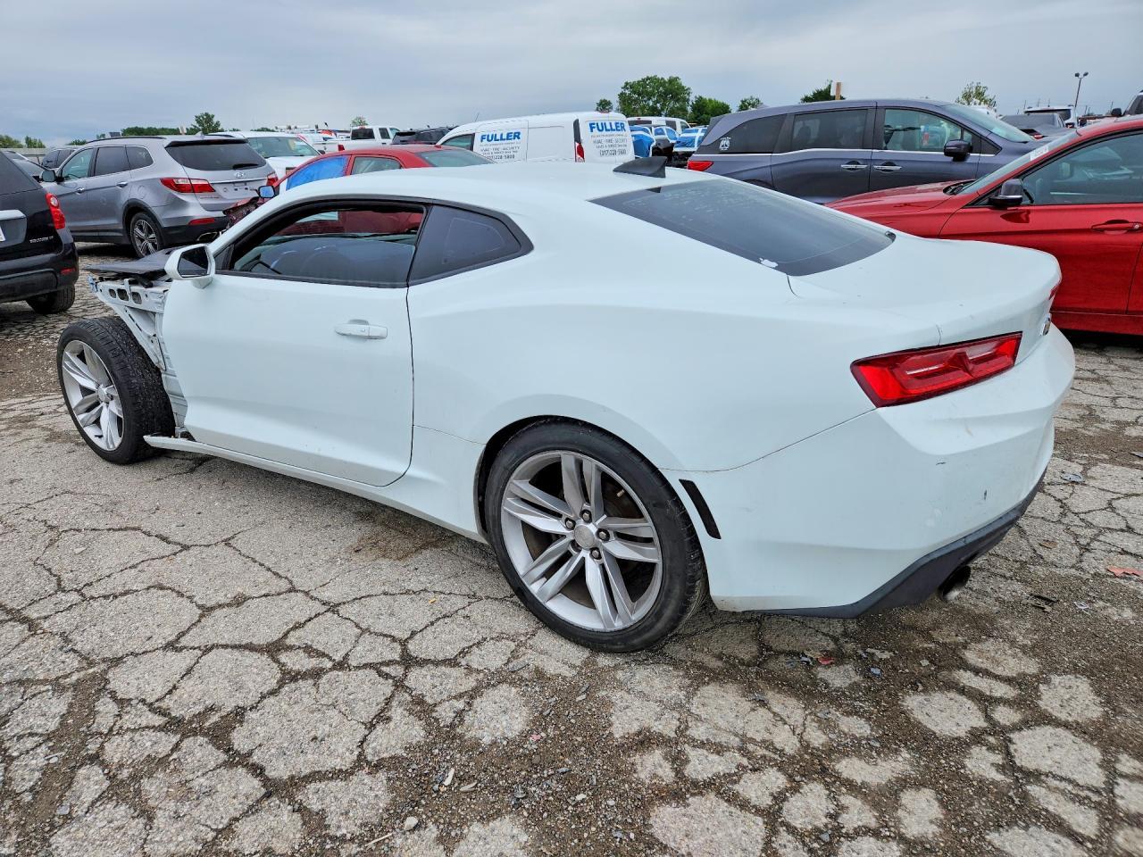 2017 Chevrolet Camaro Lt - Image 2