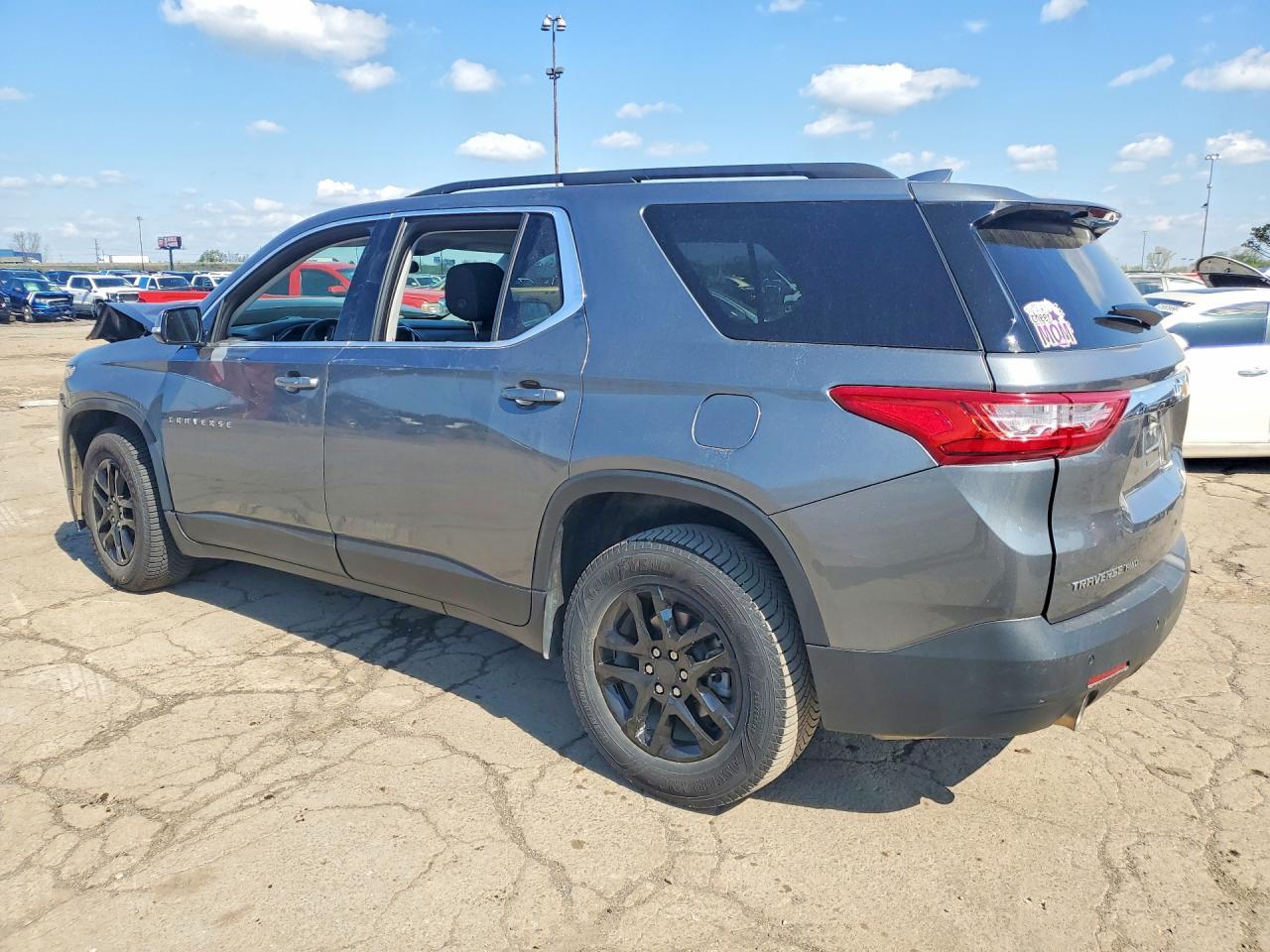 2020 Chevrolet Traverse Lt - Фото 2