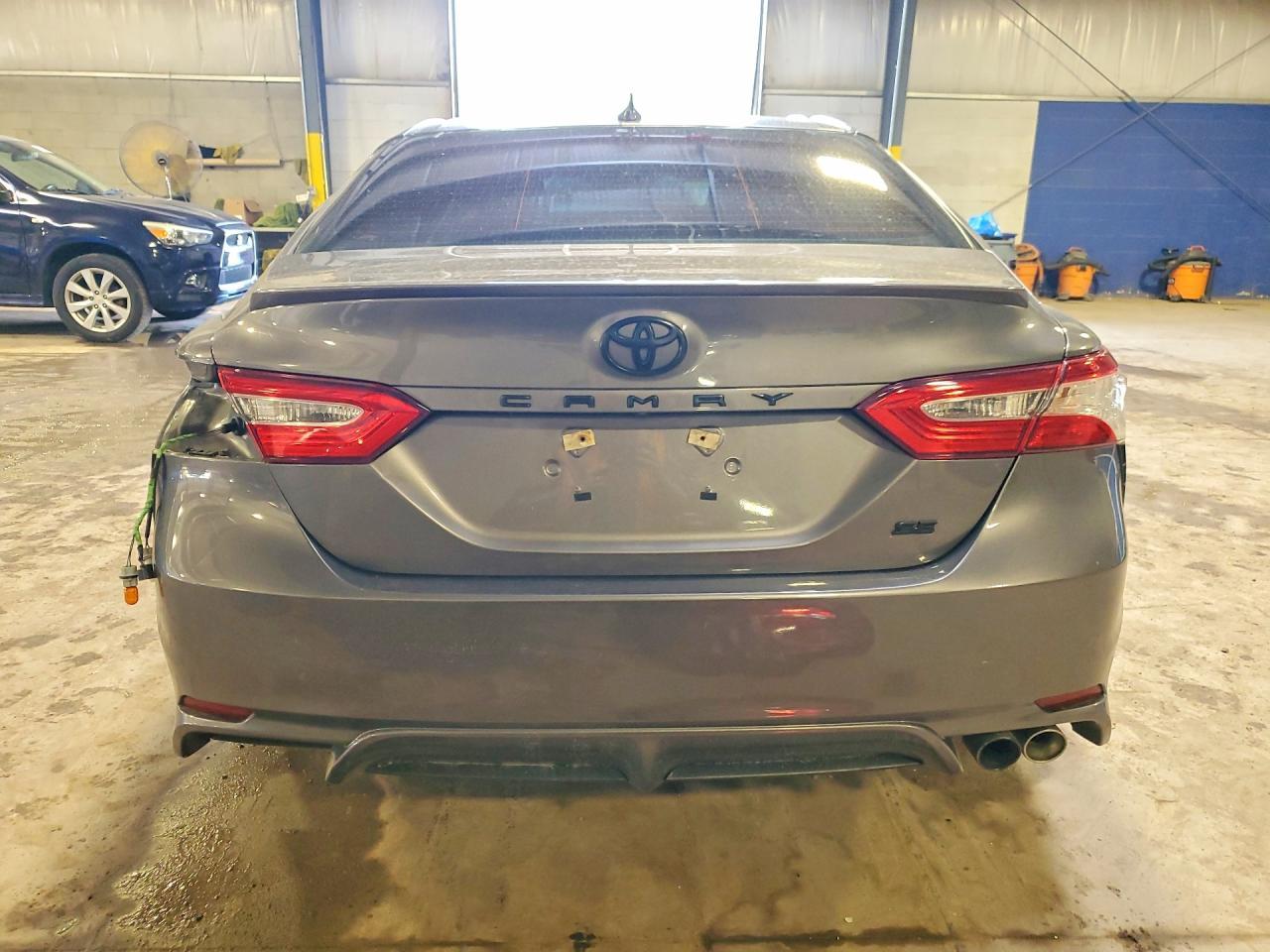 2020 Toyota Camry Se - Фото 6