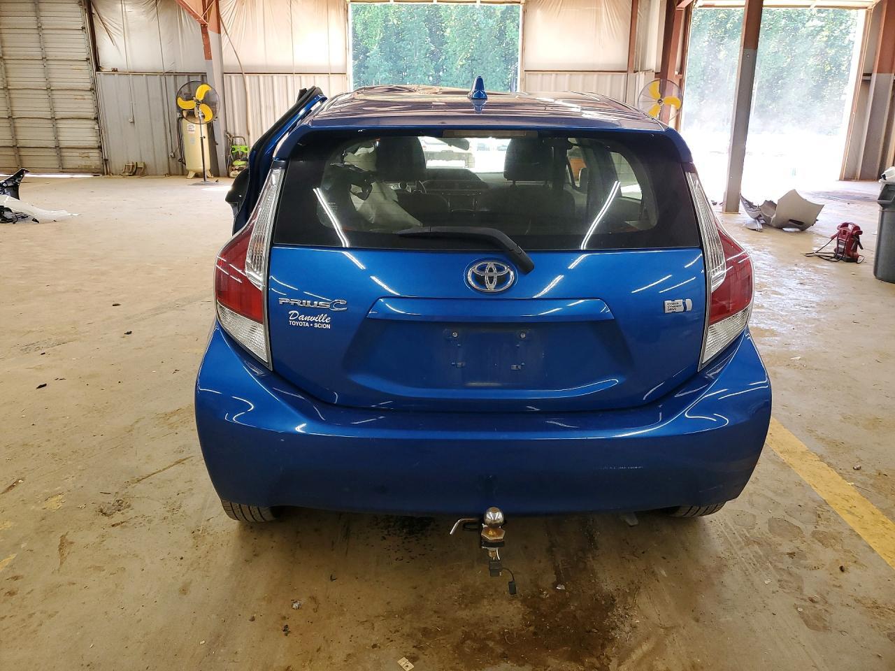 2015 Toyota Prius C Two - Image 6