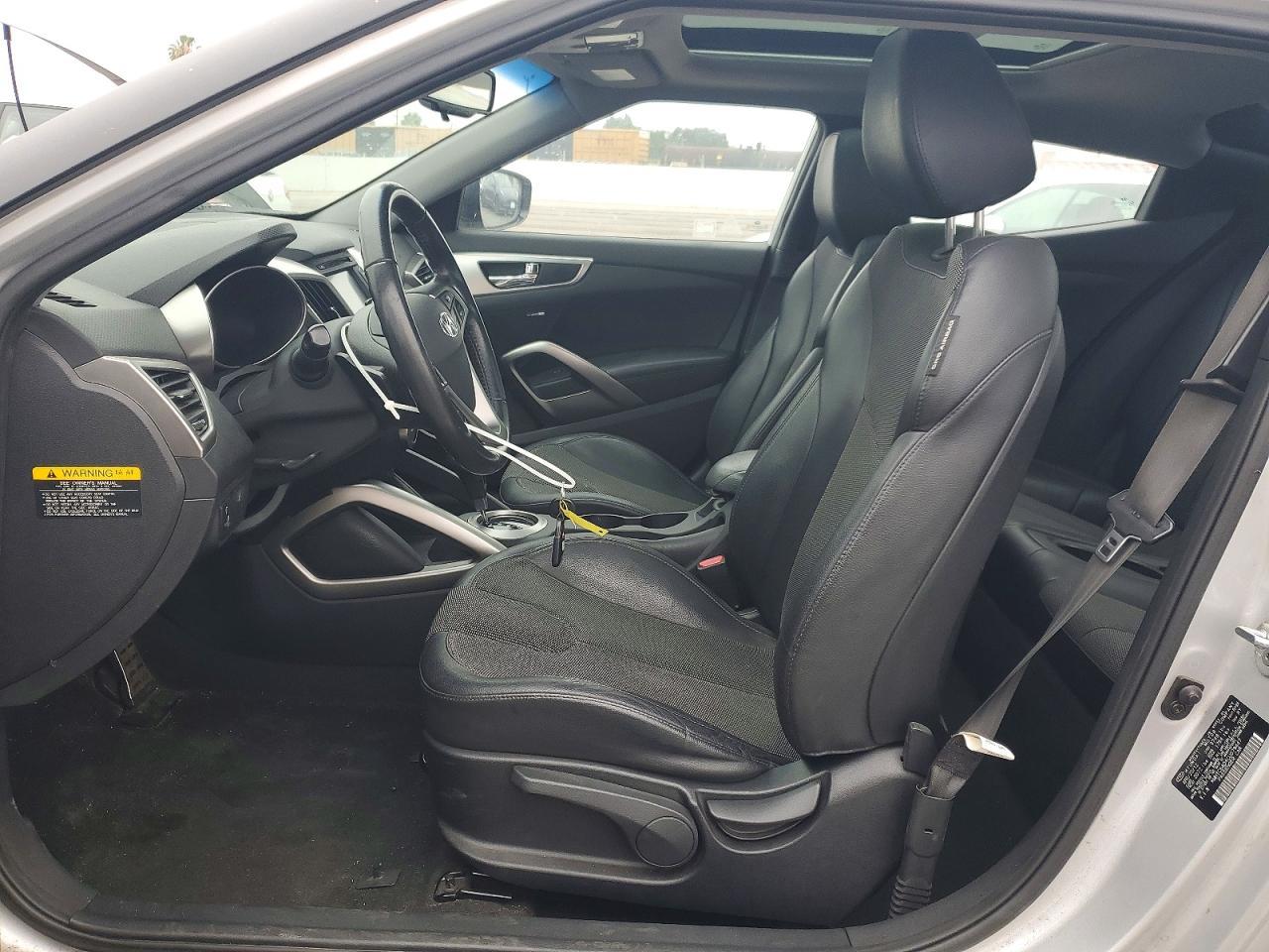 2012 Hyundai Veloster Base - Image 7