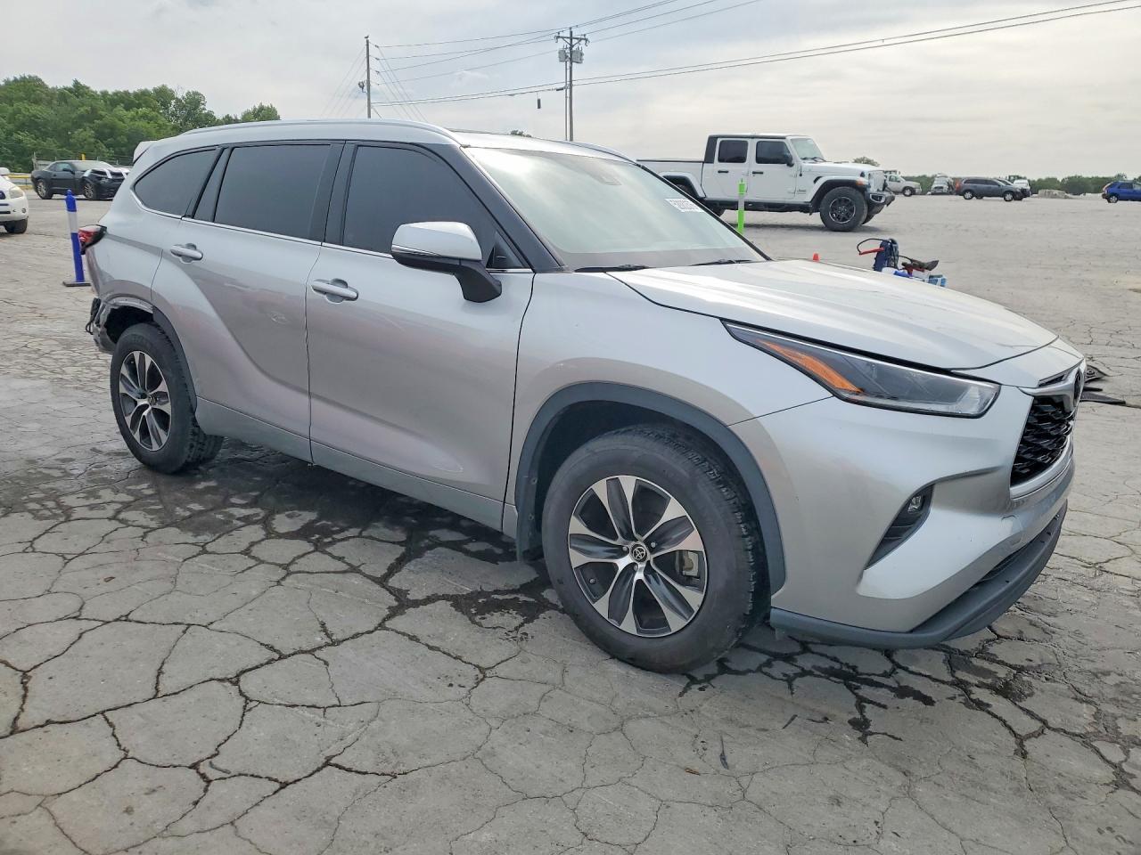 2021 Toyota Highlander Xle - Фото 4