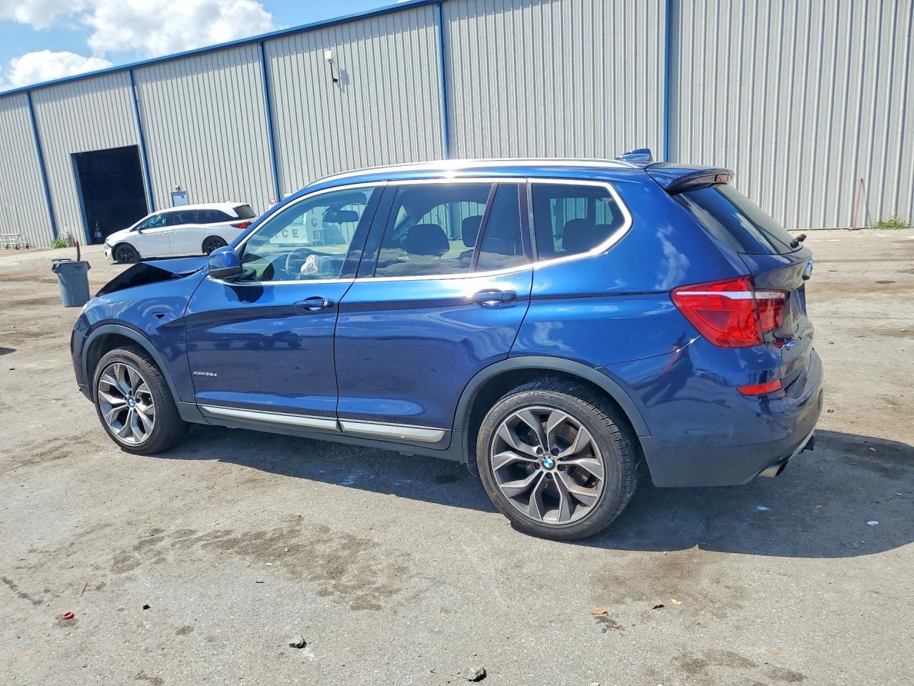 2015 BMW X3 xDrive28D - Фото 2