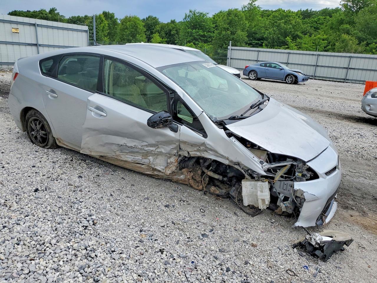 2013 Toyota Prius Four - Фото 4