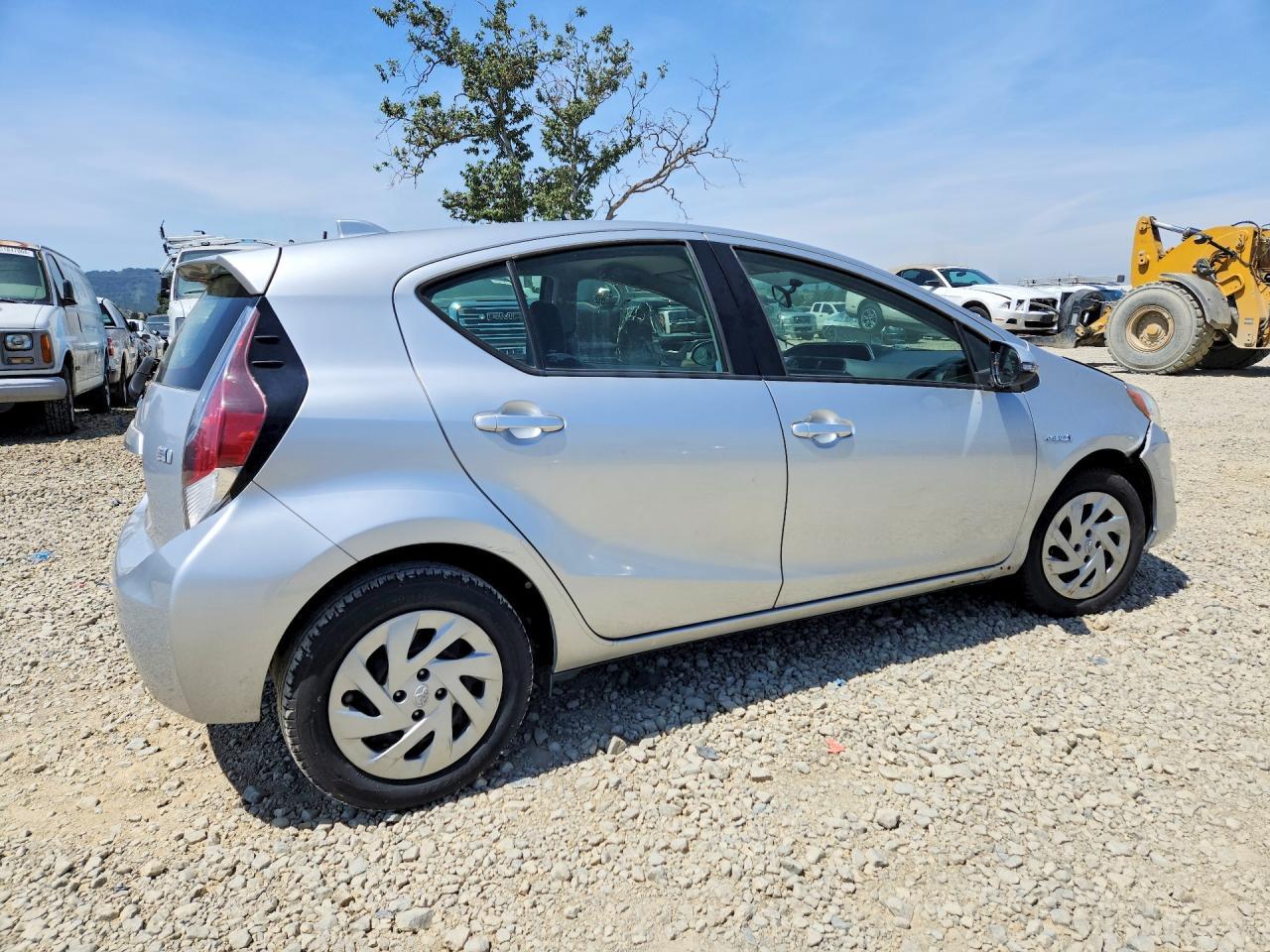 2016 Toyota Prius C One - Фото 3
