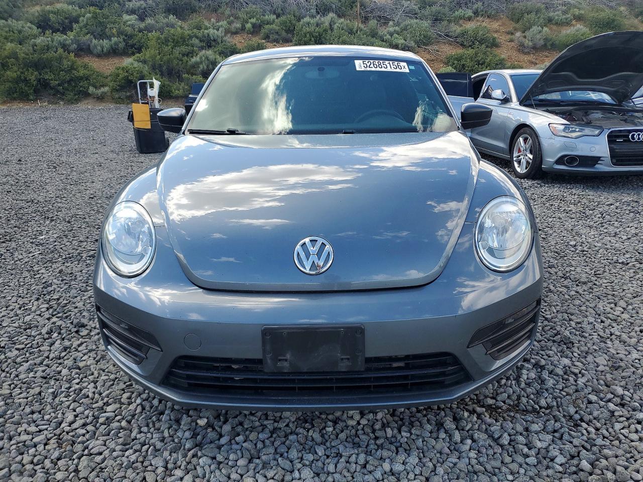 2017 Volkswagen Beetle 1.8T - Фото 5