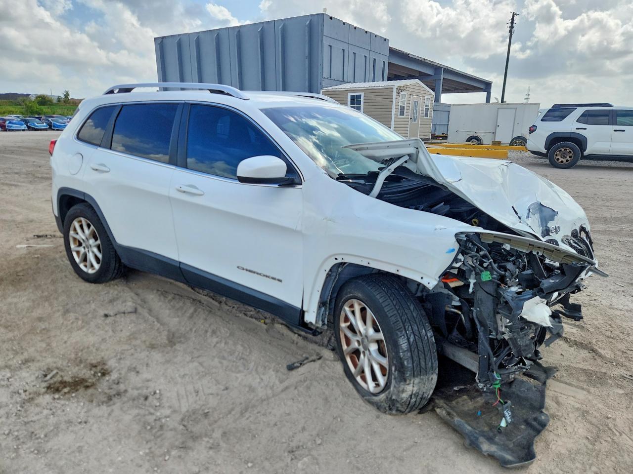 2016 Jeep Cherokee Latitude - Фото 4
