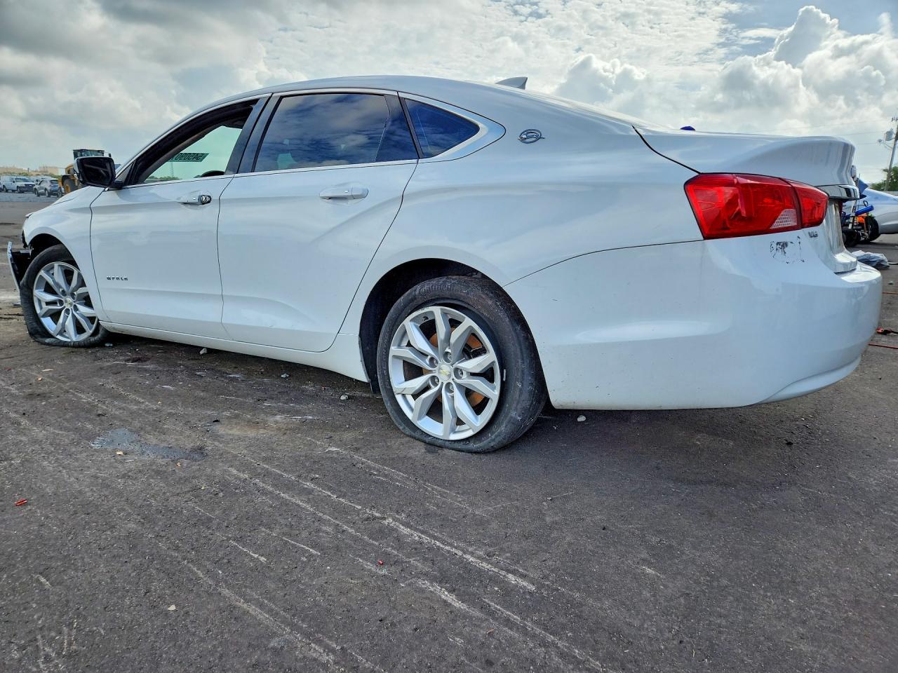 2018 Chevrolet Impala Lt - Фото 2