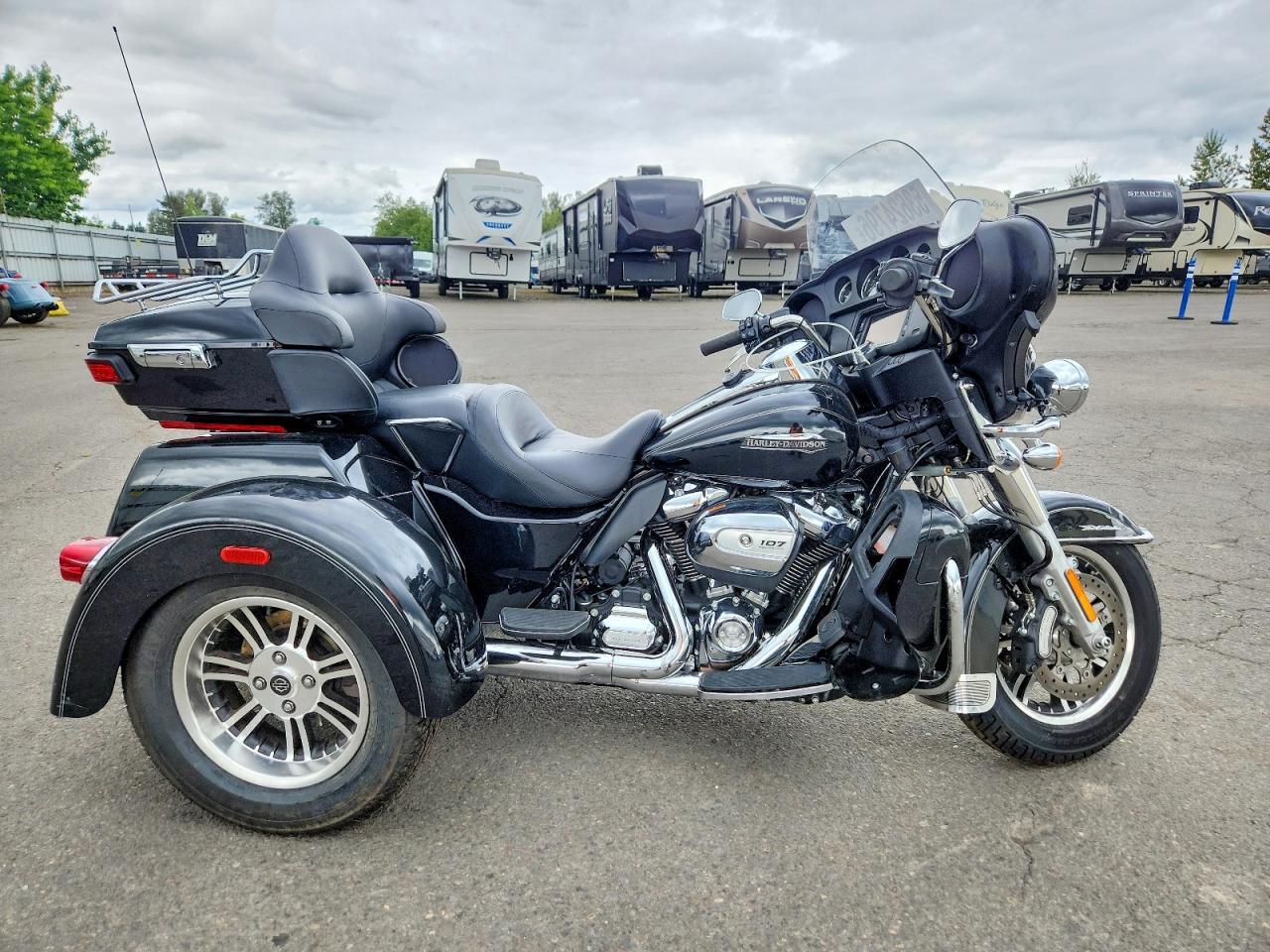 2017 Harley-Davidson Flhtcutg Tri Glide Ultra