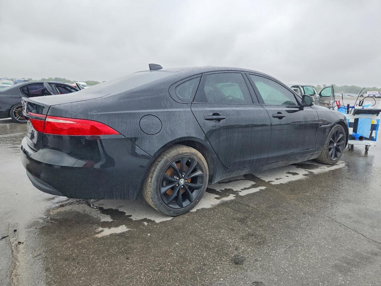 2017 Jaguar Xf Premium - Фото 3