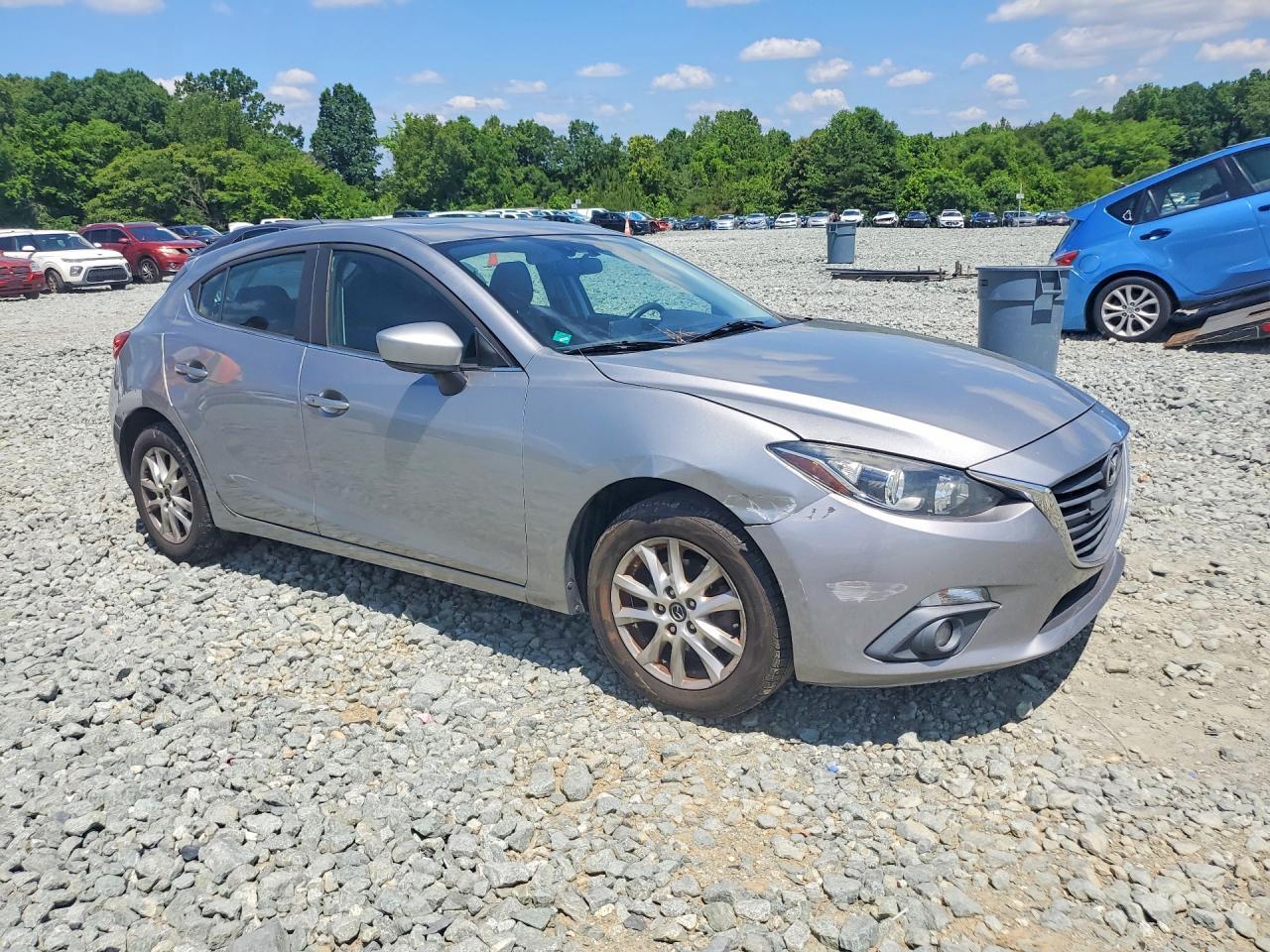 2016 Mazda 3 Touring - Image 4