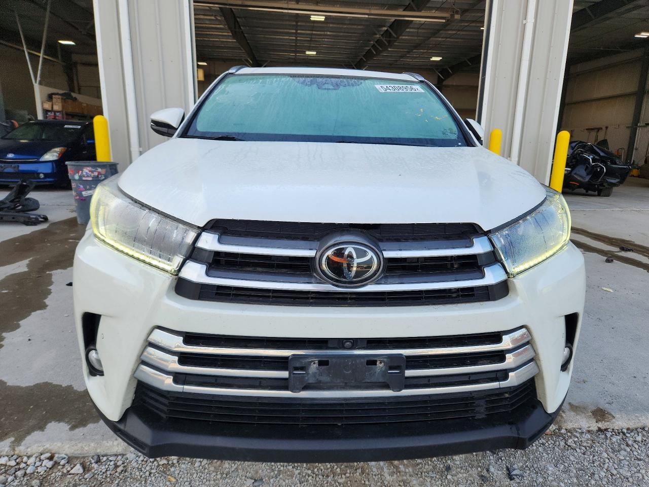 2018 Toyota Highlander Limited Platinum - Фото 5