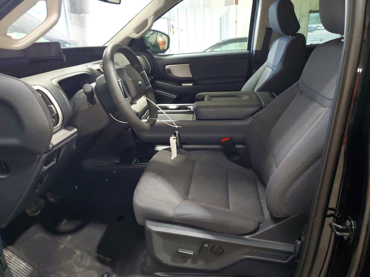 2025 Ford Expedition Active - Image 7