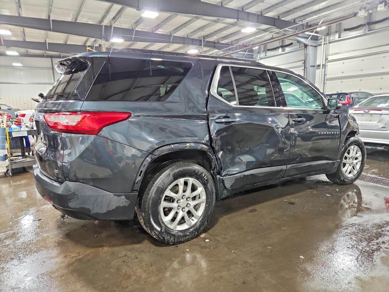 2021 Chevrolet Traverse Lt - Фото 3