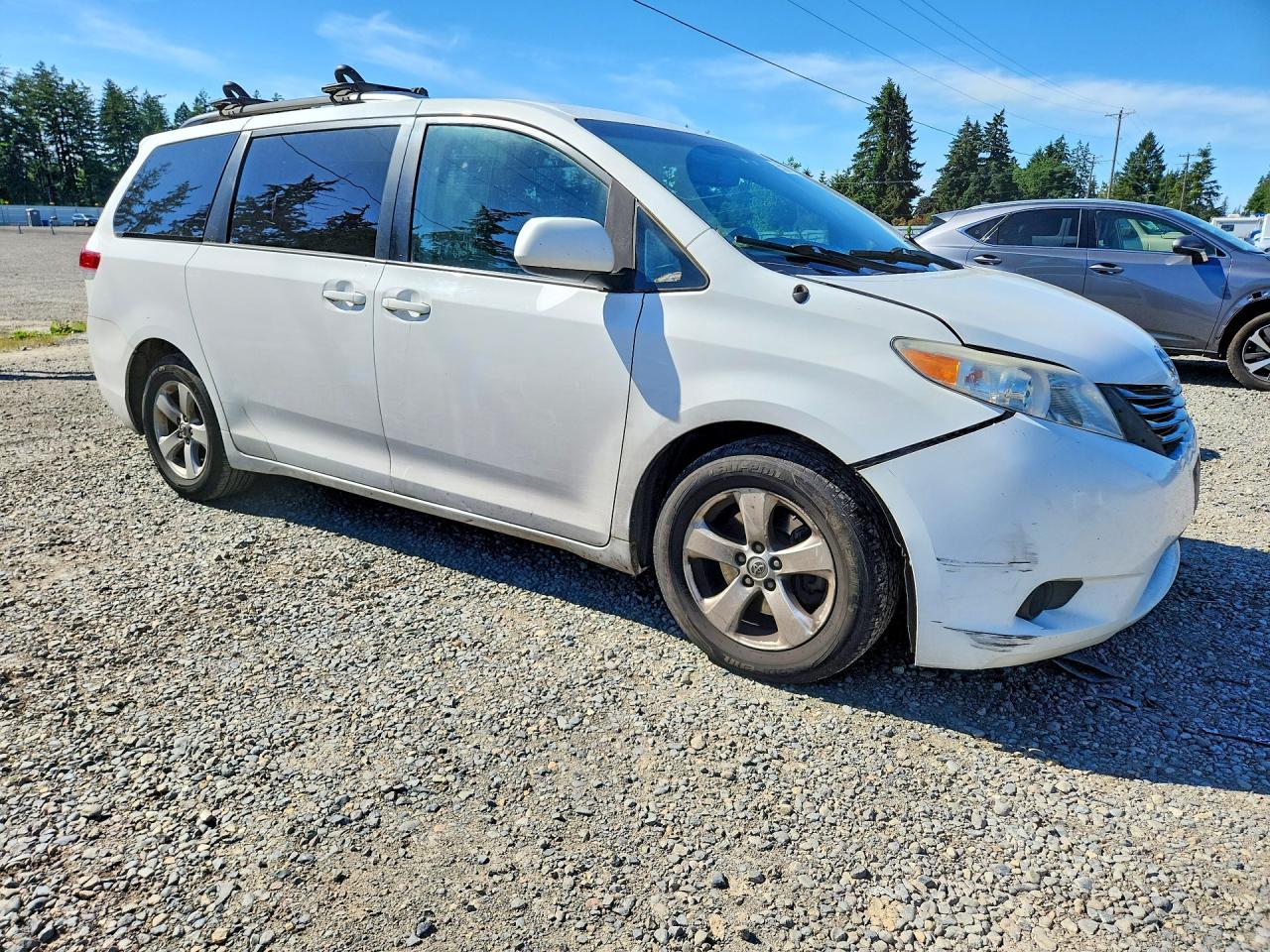 2014 Toyota Sienna Le - Фото 4