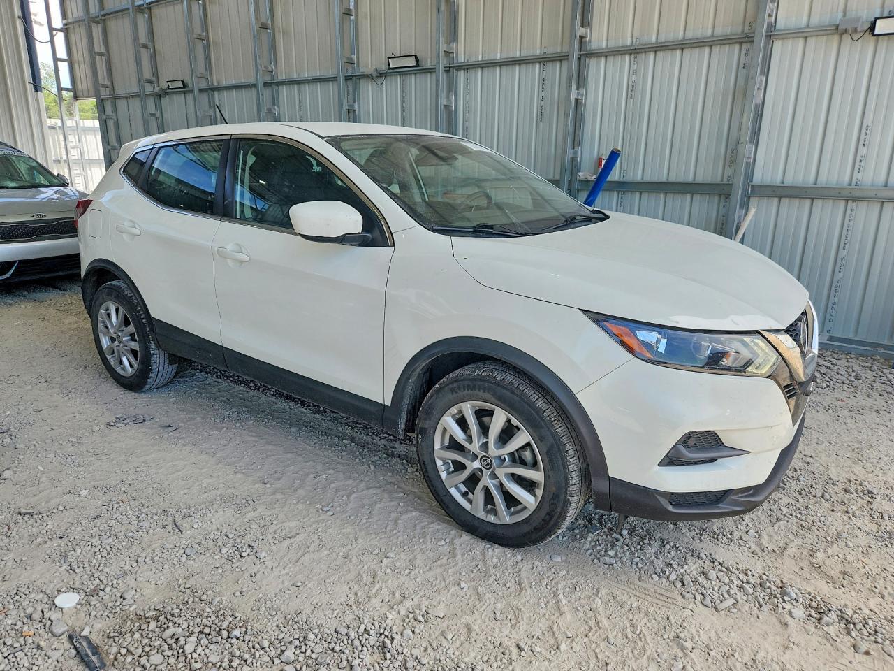 2021 Nissan Rogue Sport S - Фото 4