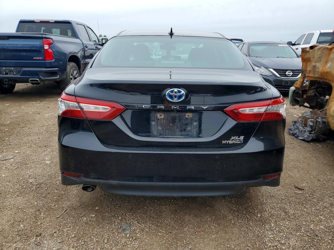 2018 Toyota Camry Hybrid Xle - Image 6