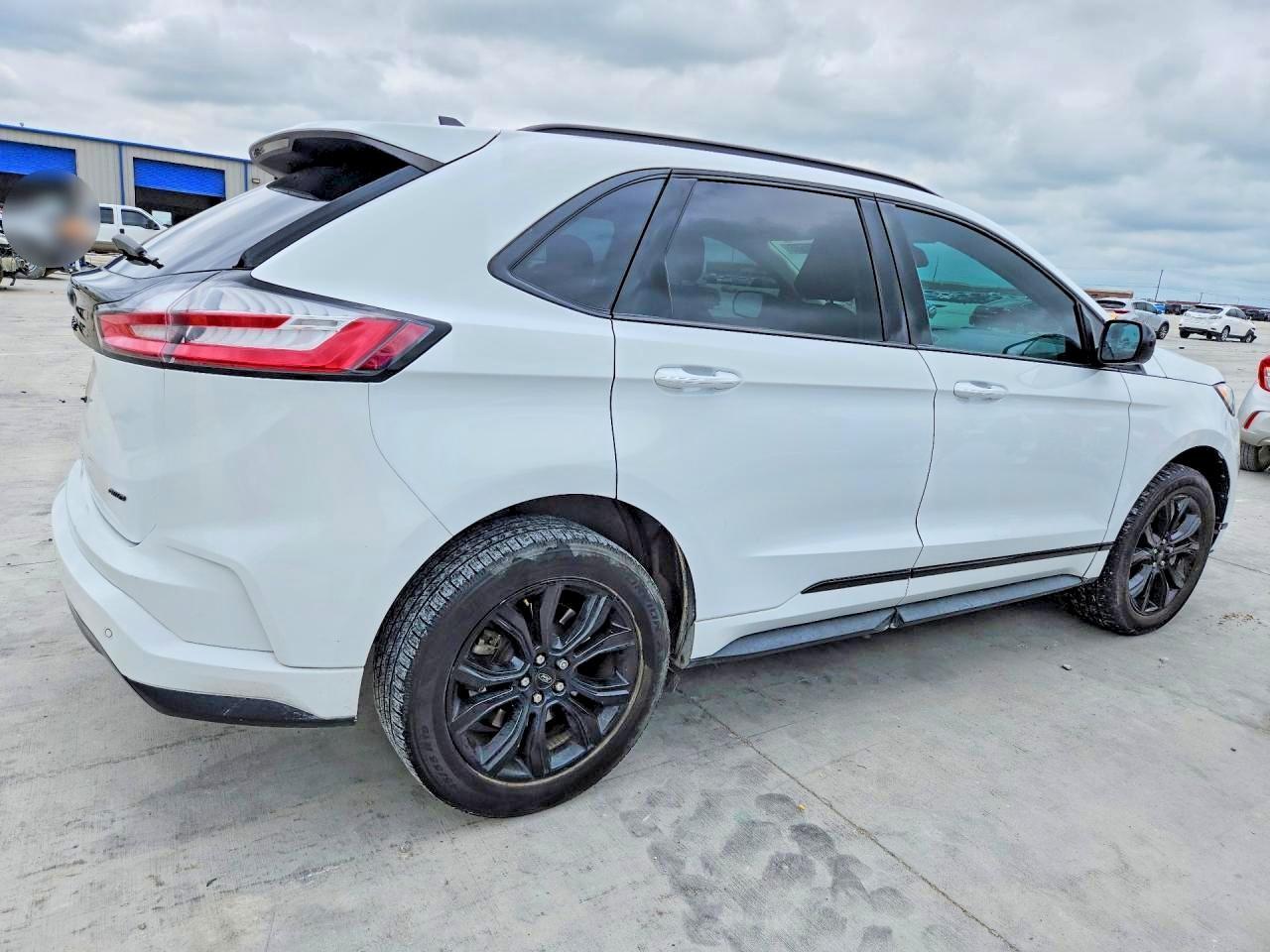 2022 Ford Edge Se - Фото 3