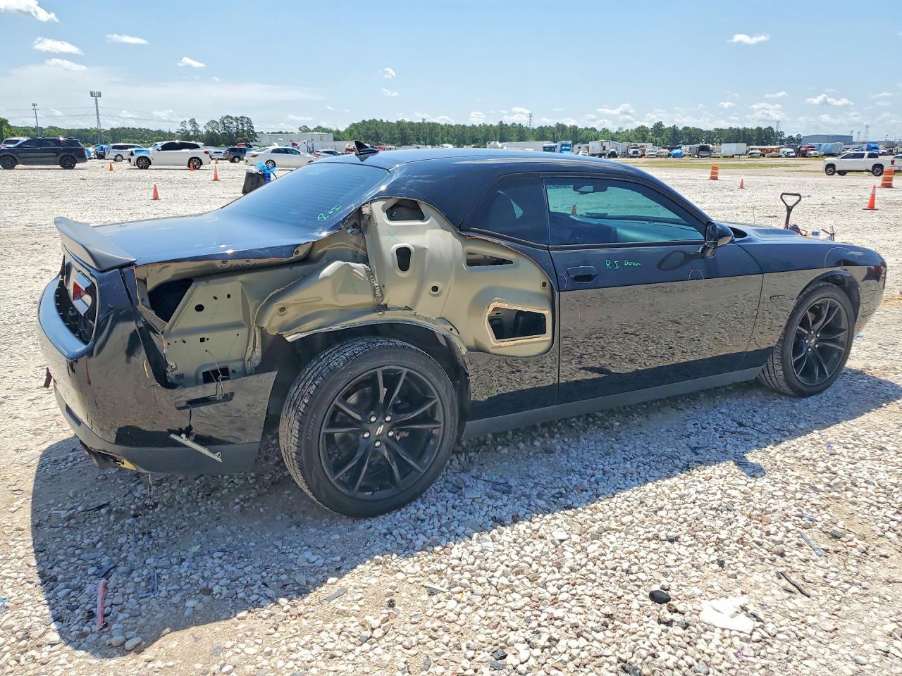2018 Dodge Challenger R - Image 3