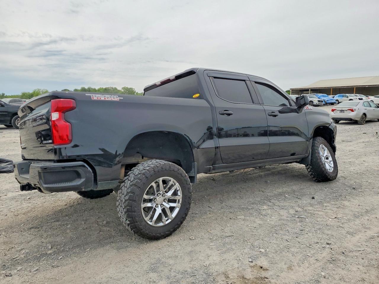 2021 Chevrolet Silverado K1500 Trail Boss Custom - Фото 3