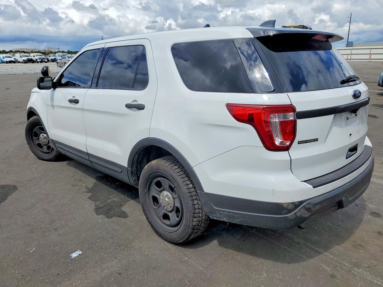 2018 Ford Explorer Police Interceptor - Image 2