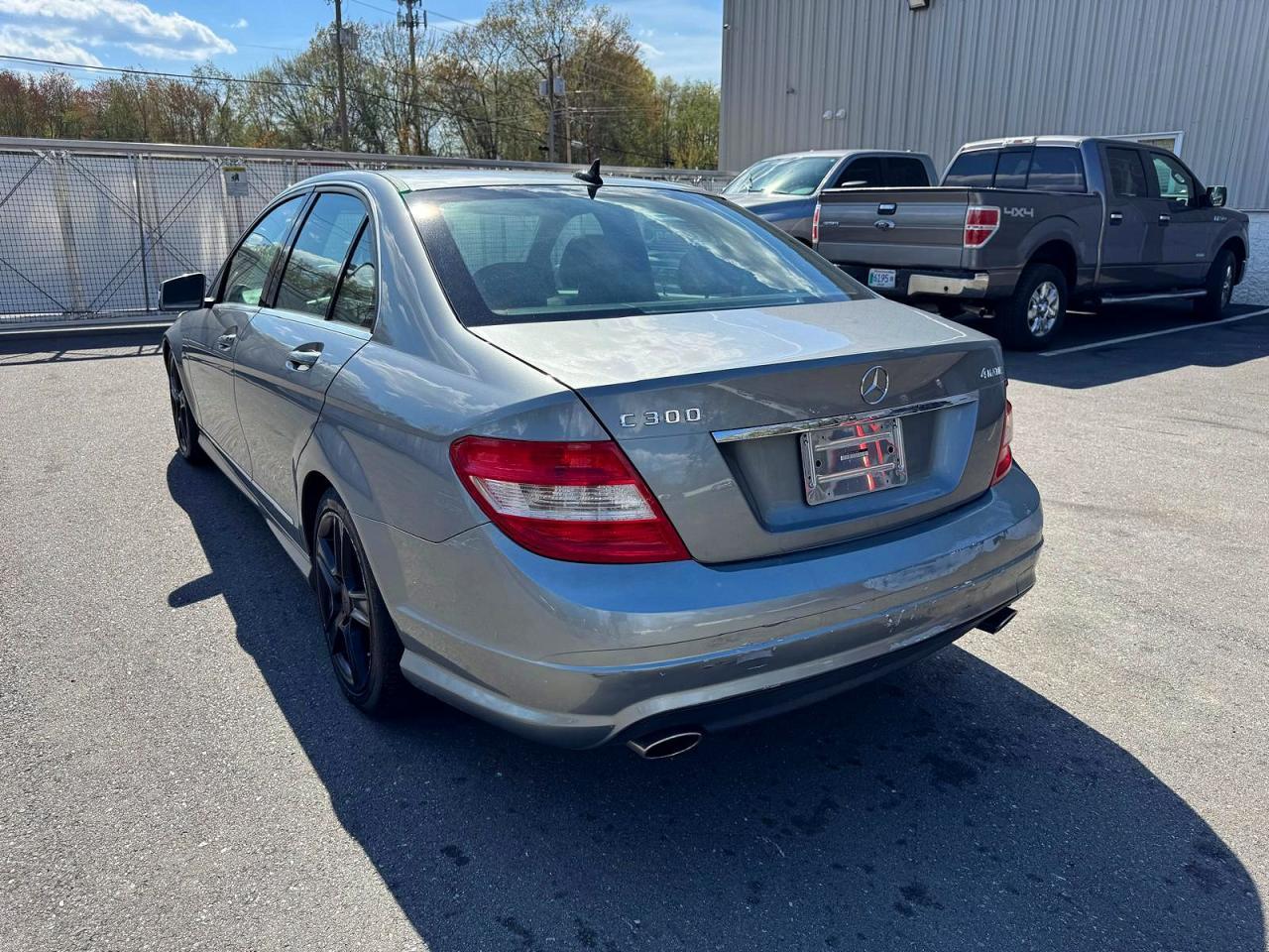 2010 Mercedes-Benz C 300 4Matic - Фото 2