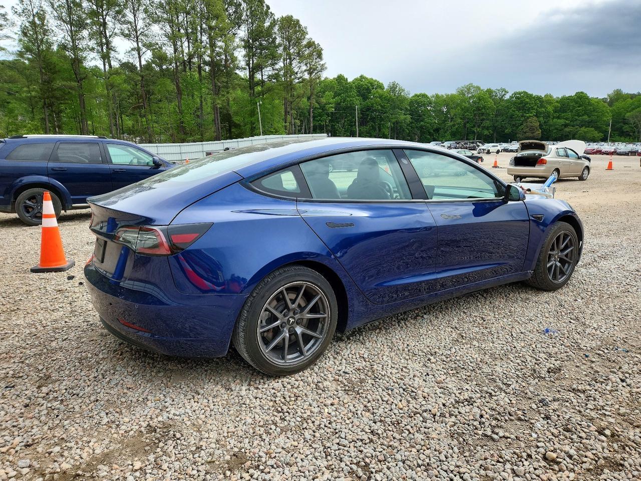 2021 Tesla Model 3 - Image 3