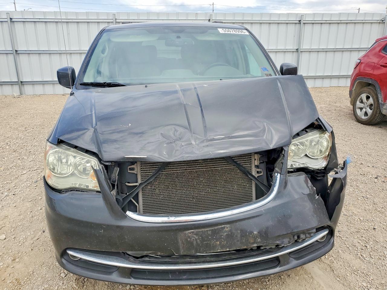 2011 Chrysler Town & Country Touring - Image 5
