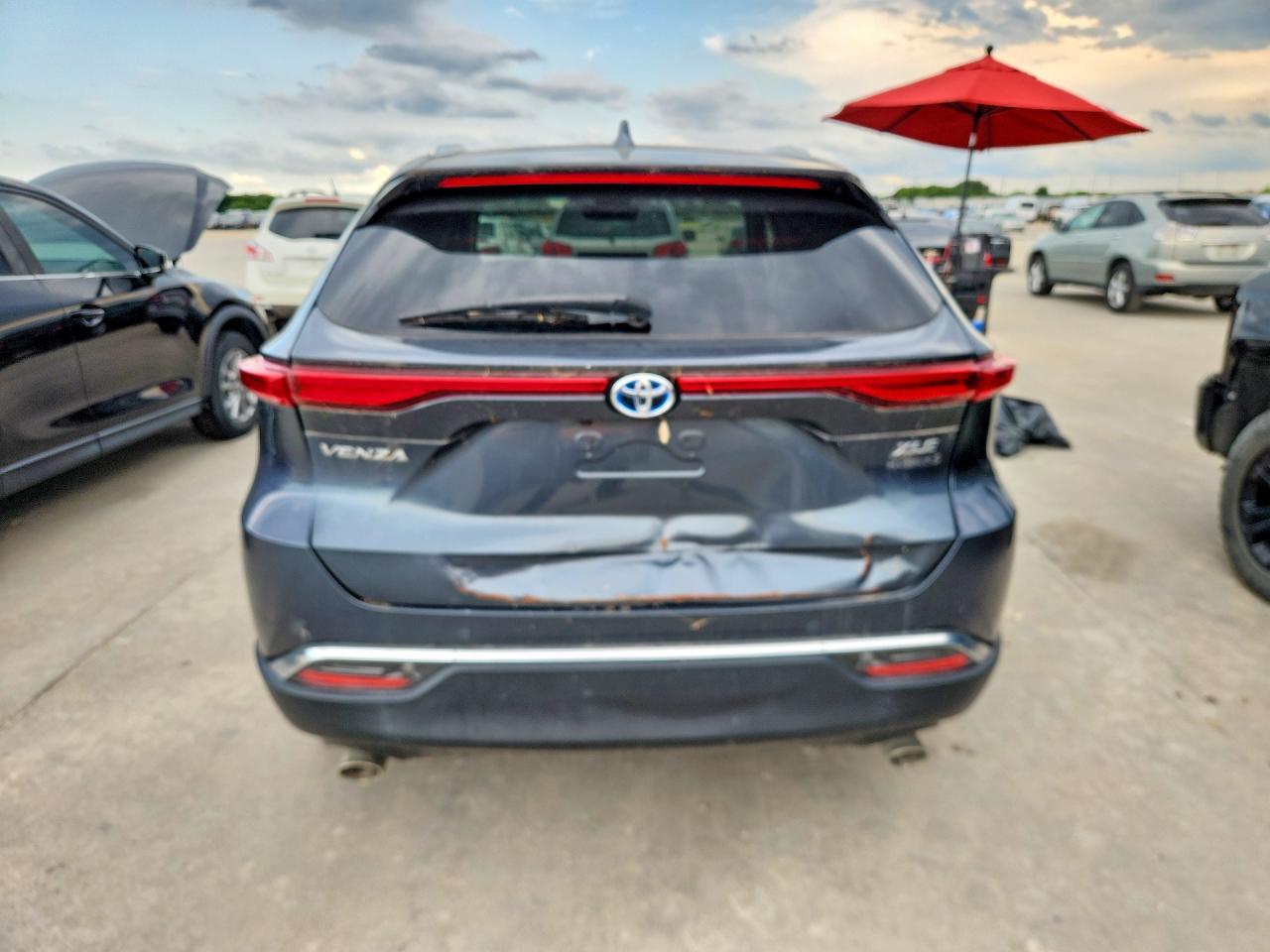2021 Toyota Venza Xle - Image 6