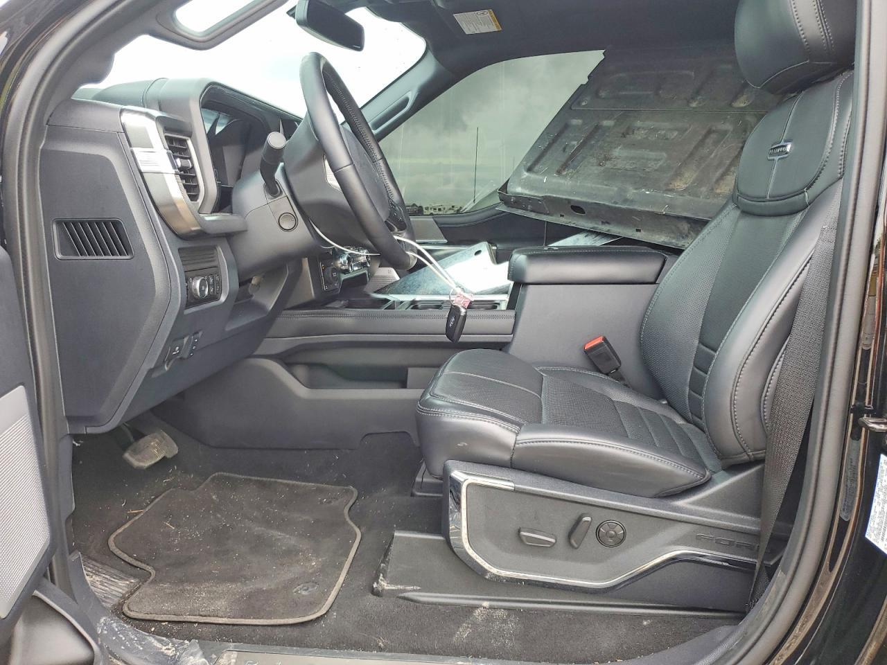 2025 Ford F250 Super Duty - Image 7