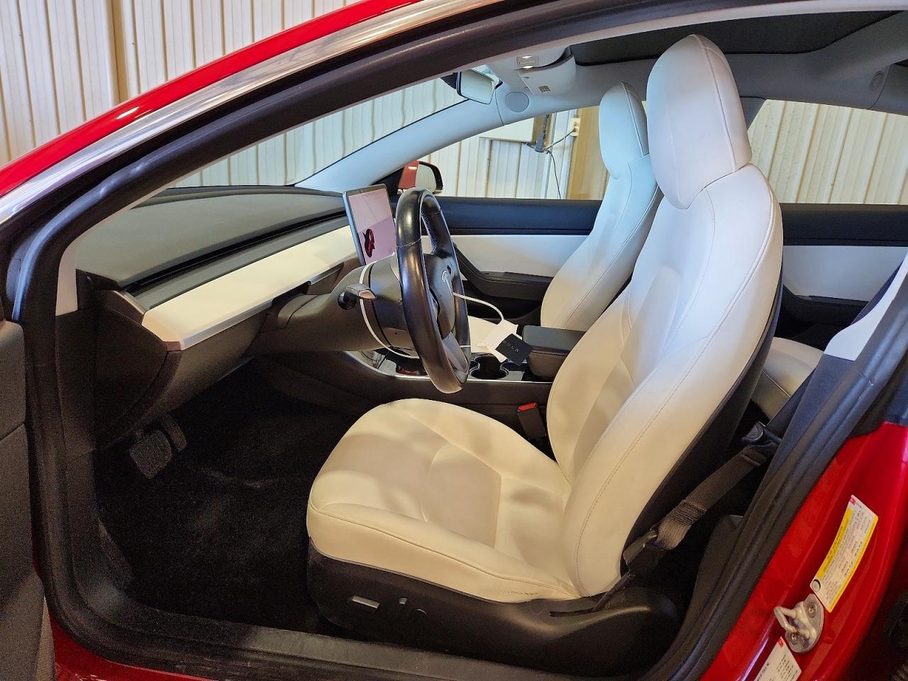 2018 Tesla Model 3 - Фото 7