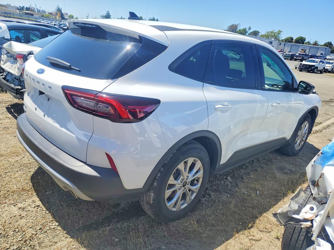 2025 Ford Escape Active - Image 3