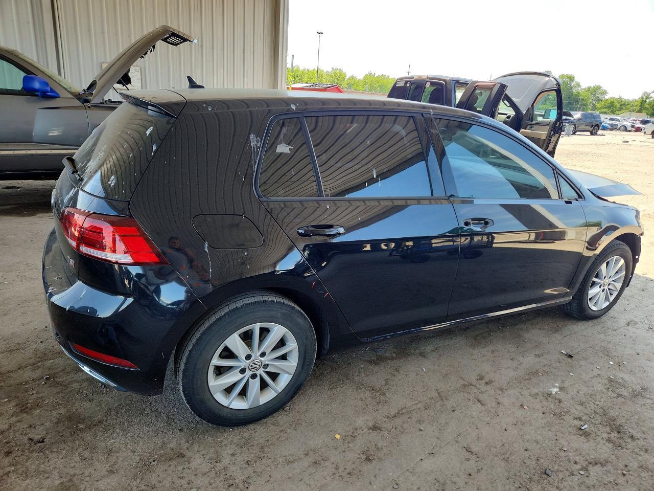 2018 Volkswagen Golf S - Фото 3