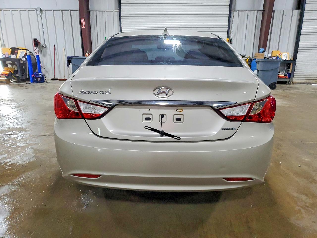 2011 Hyundai Sonata Limited - Image 6