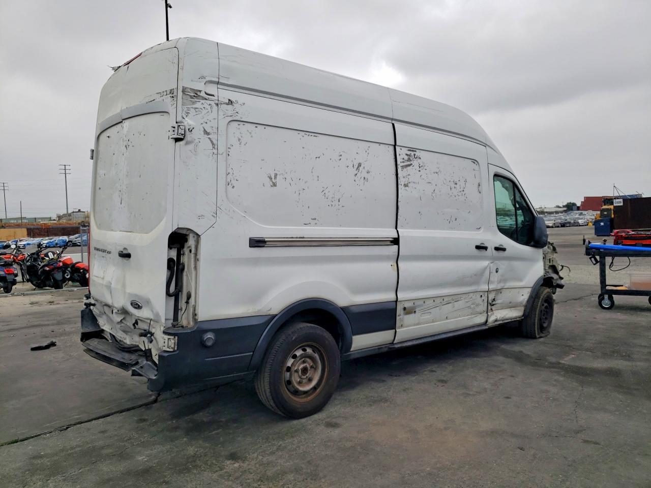 2015 Ford Transit T-250 - Фото 3