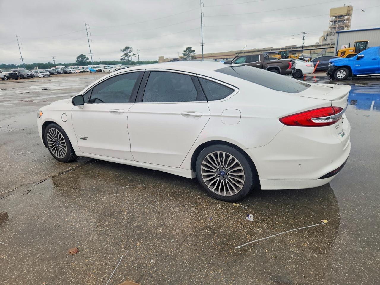 2017 Ford Fusion Titanium Phev - Image 2