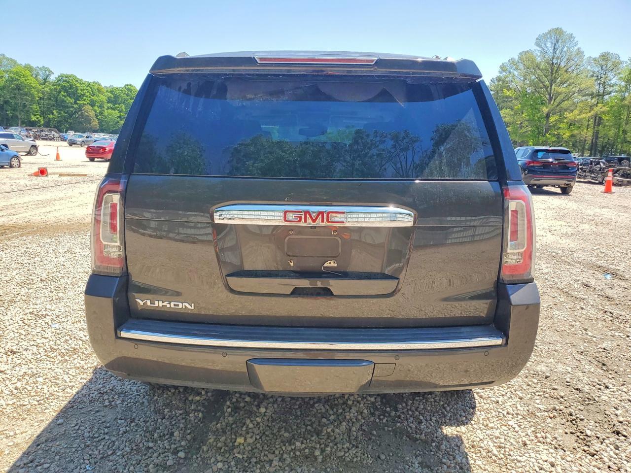 2019 GMC Yukon Denali - Фото 6