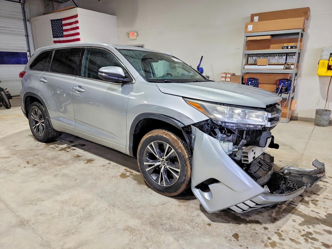 2018 Toyota Highlander Le - Фото 4