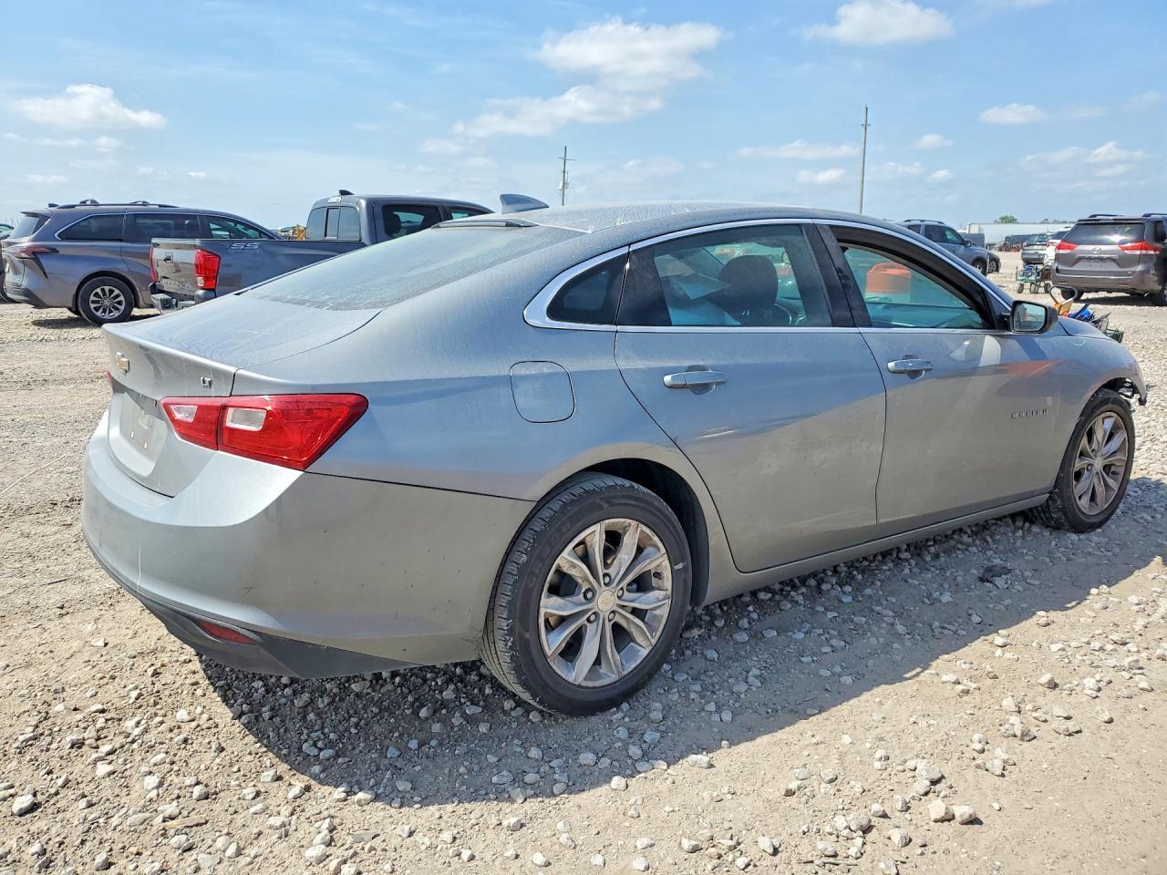 2023 Chevrolet Malibu Lt - Фото 3