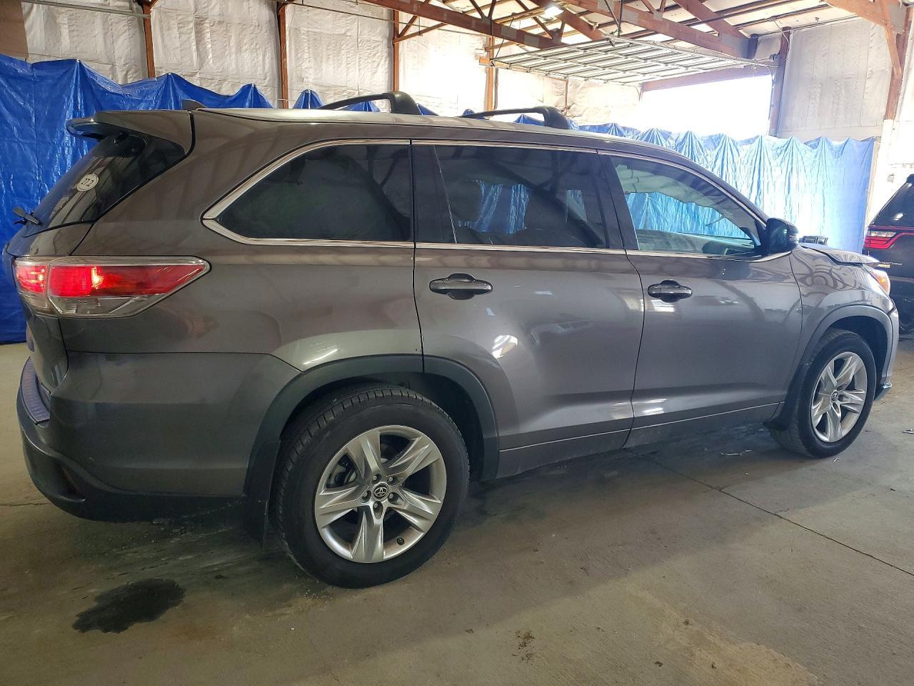 2016 Toyota Highlander Limited - Image 3