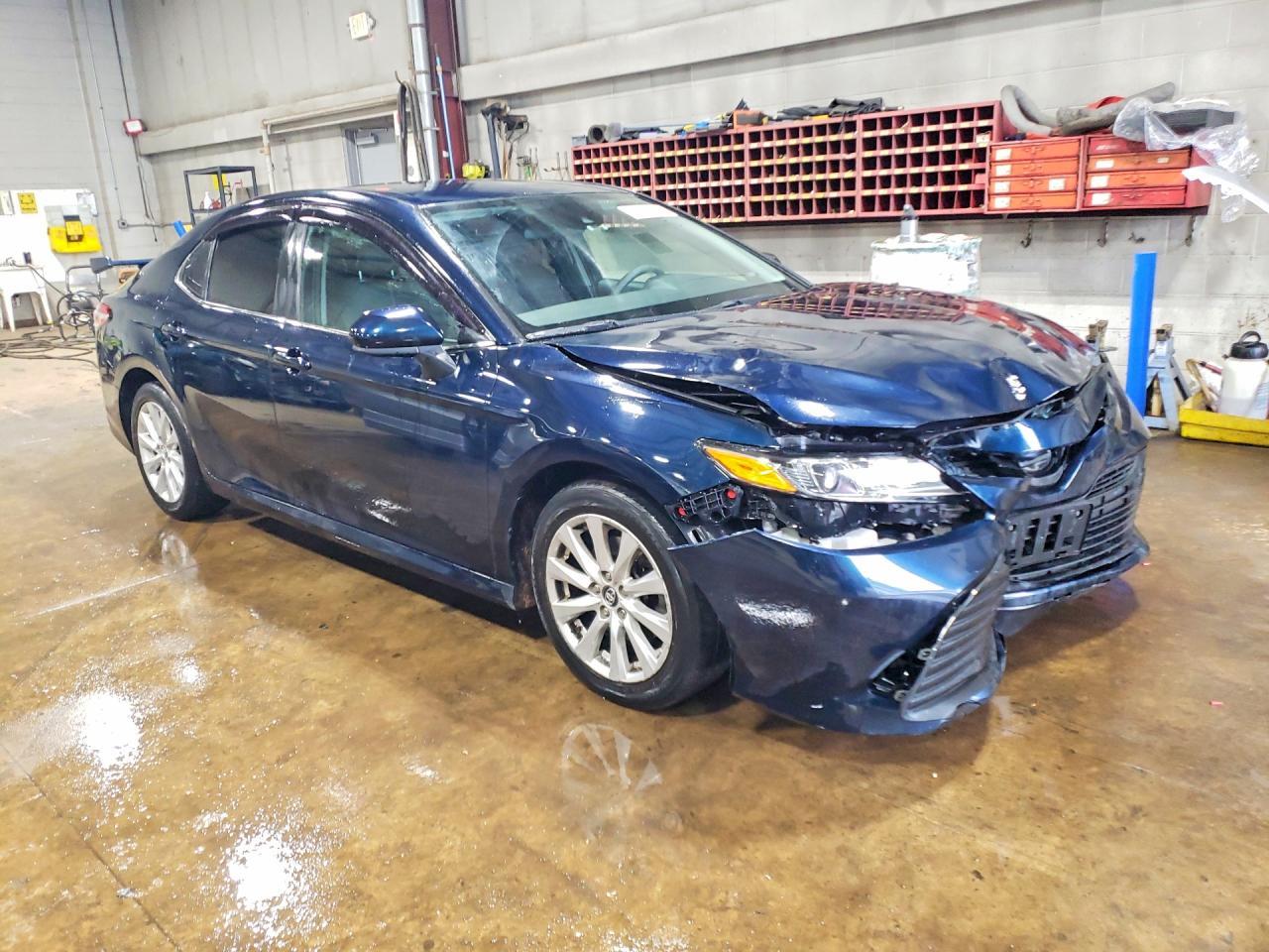 2019 Toyota Camry Le - Фото 4