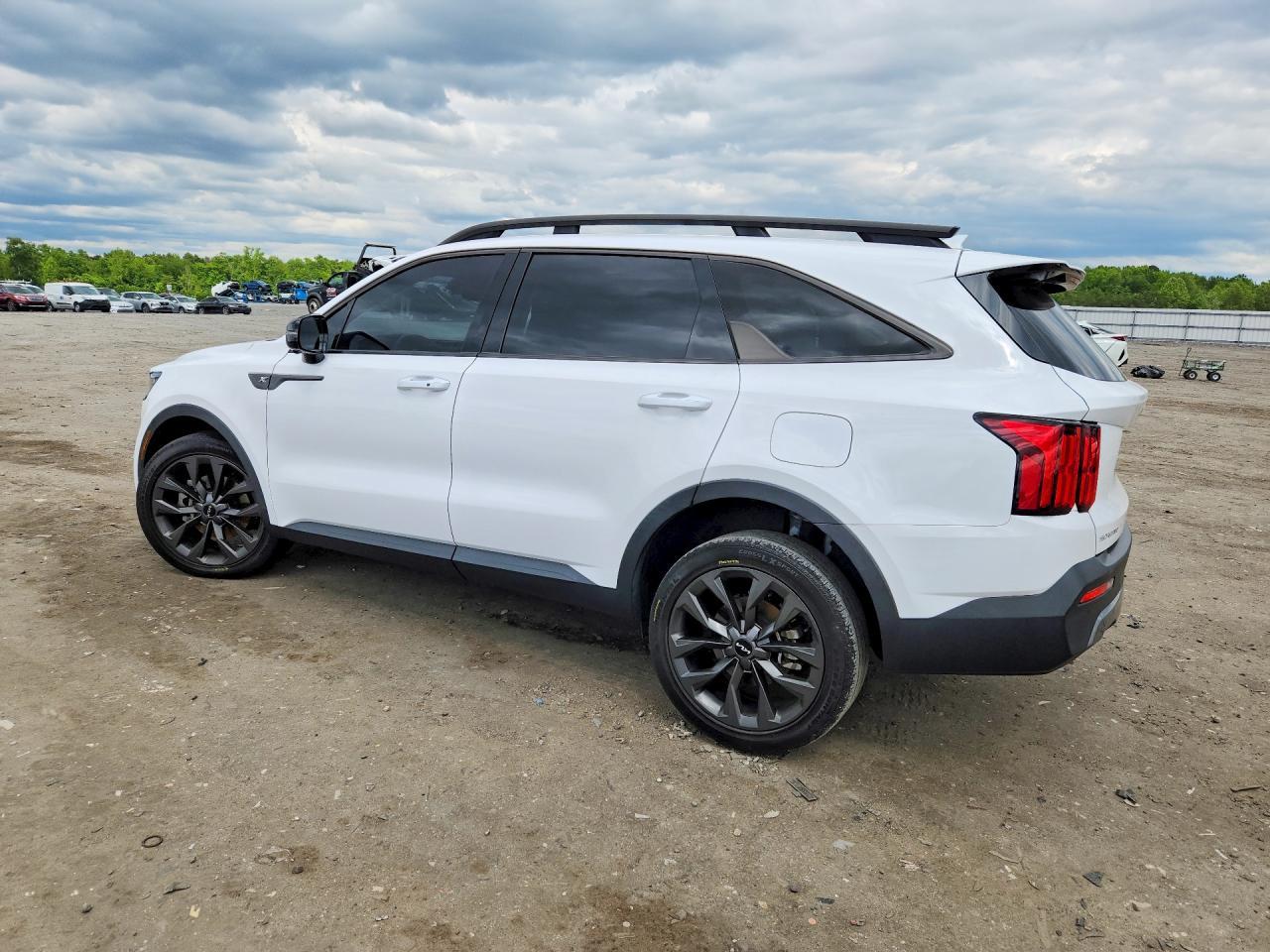 2023 Kia Sorento X-Line Sx Prestige - Image 2