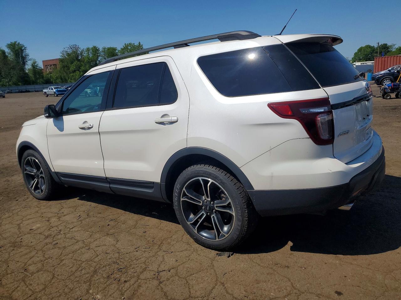 2015 Ford Explorer Sport - Фото 2