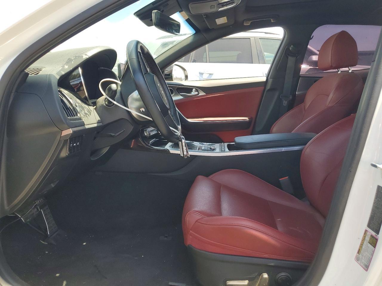 2022 Kia Stinger - Фото 7